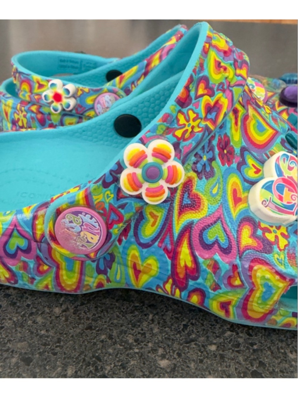 Girls Crocs Lisa Frank Sandals & Flip Flops 13 (Little Girl) Blue Multicolor - Picture 9 of 10